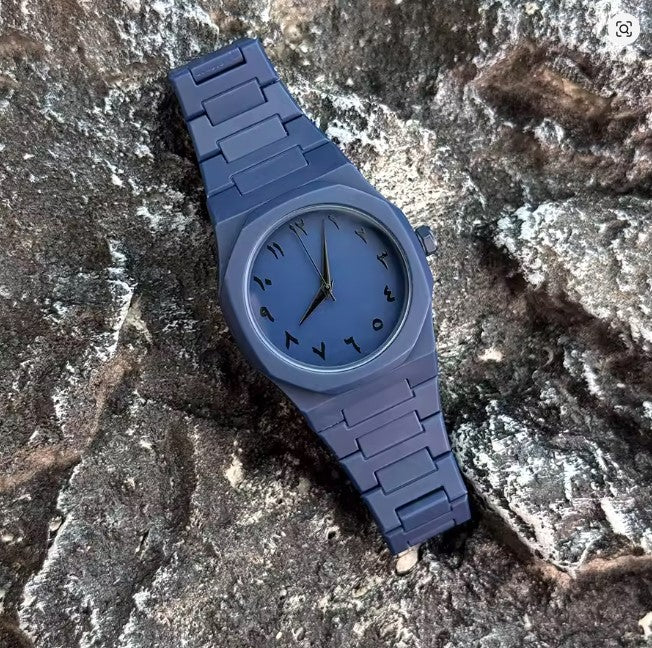 Relógio Oriente Médio de alta qualidade com algarismos arábicos